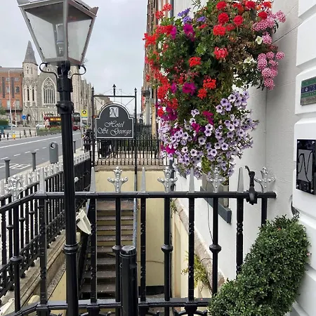 Hotel St George By Nina 3*