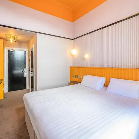 St George By Nina 3* Dublin